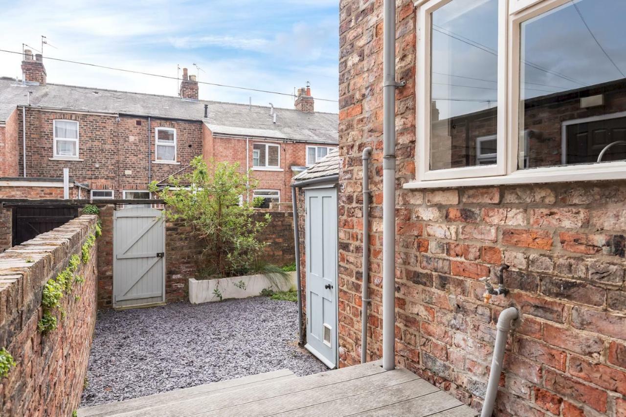 Apartamento Charming Base For 5 Near Bishy Rd Pass The Keys York Exterior foto
