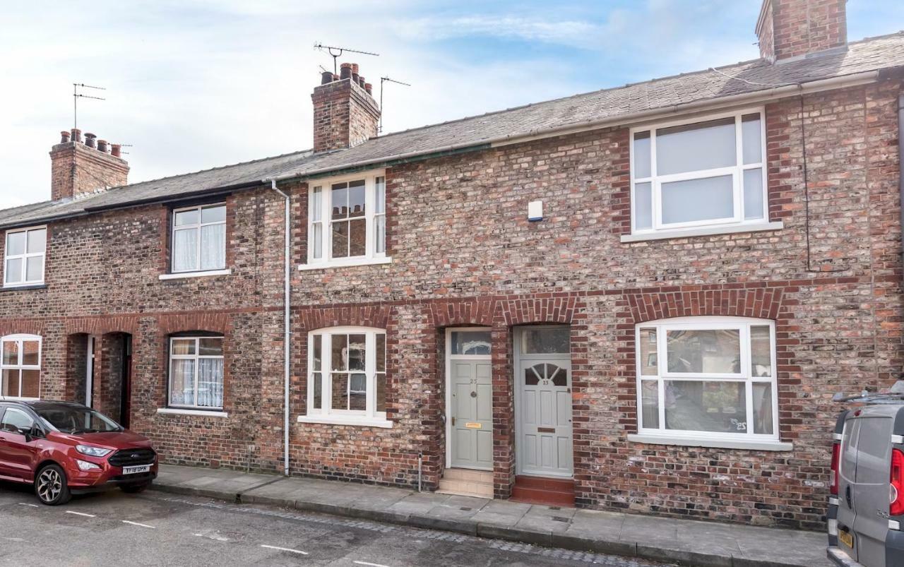 Apartamento Charming Base For 5 Near Bishy Rd Pass The Keys York Exterior foto