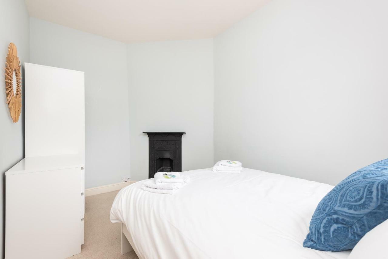 Apartamento Charming Base For 5 Near Bishy Rd Pass The Keys York Exterior foto