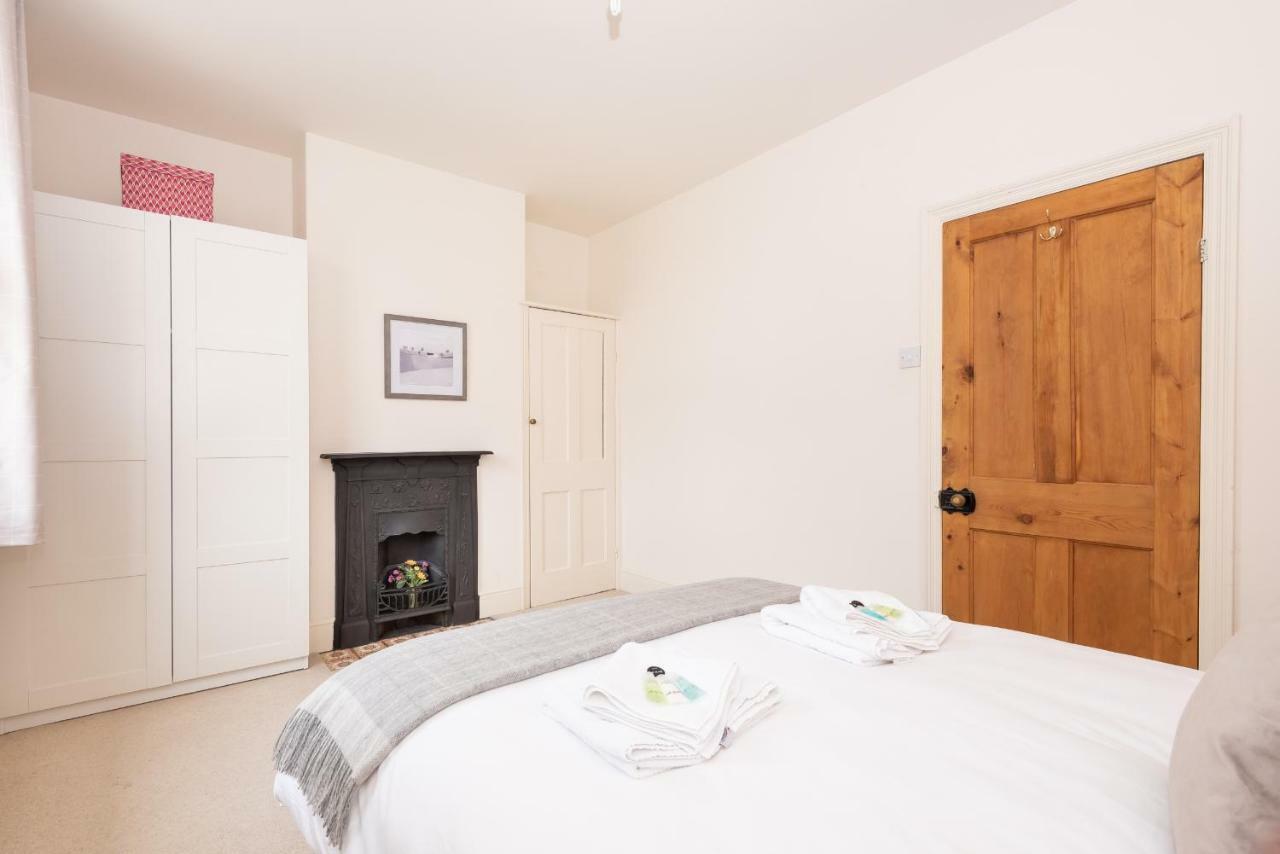 Apartamento Charming Base For 5 Near Bishy Rd Pass The Keys York Exterior foto