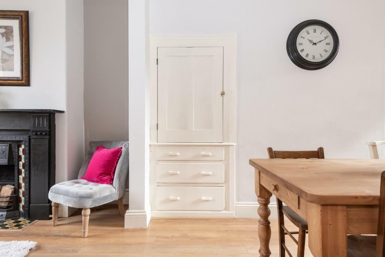 Apartamento Charming Base For 5 Near Bishy Rd Pass The Keys York Exterior foto