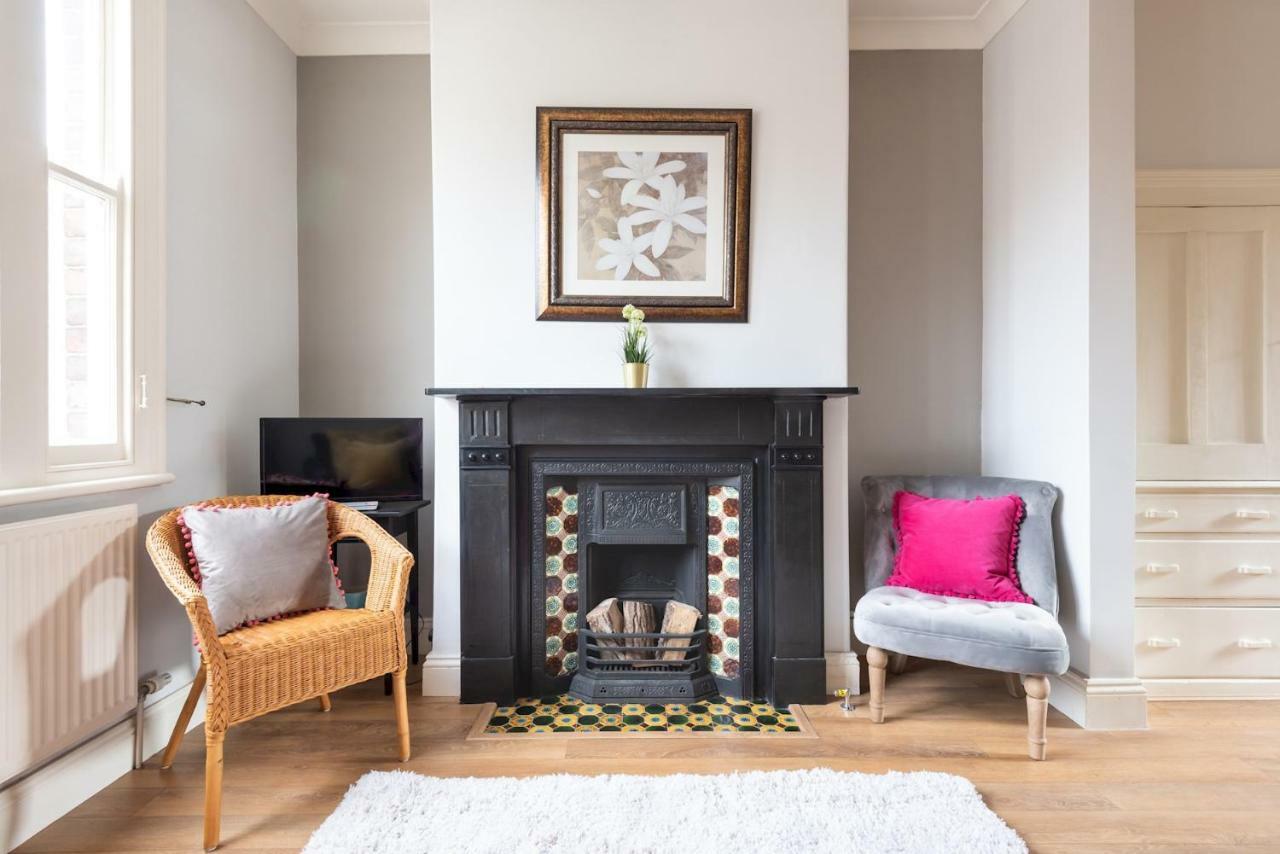 Apartamento Charming Base For 5 Near Bishy Rd Pass The Keys York Exterior foto