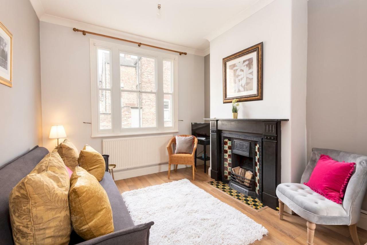 Apartamento Charming Base For 5 Near Bishy Rd Pass The Keys York Exterior foto